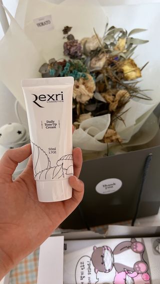 렉스리 데일리 톤업 크림 Rexri Daily Tone Up Cream — 5점을 준 리뷰어가 2022년 7월 올린 사용 사진