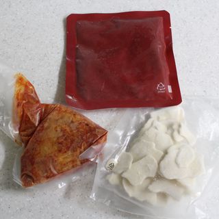 [푸딩팩토리] 얼큰김치수제비 350g  / 우삼겹 김치찌개 185g — 5점을 준 리뷰어가 2022년 10월 올린 사용 사진