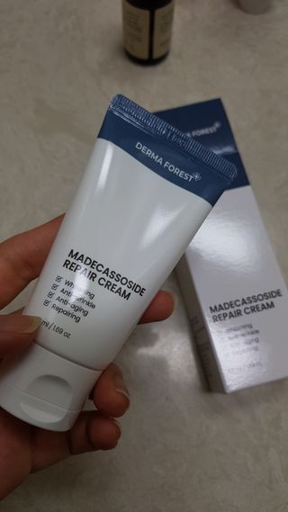 더마포레스트 마데카소사이드 리페어 크림 / 캐비아추출물 병풀추출물 시카케어 미백 주름개선 — 5점을 준 리뷰어가 2021년 6월 올린 사용 사진