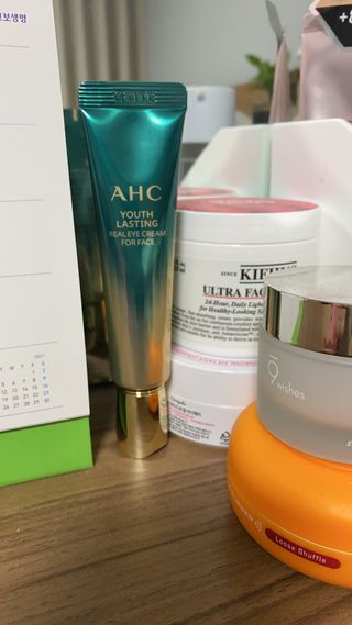[NEW 탄력유턴 아이크림] AHC 유스 래스팅 리얼 아이크림 포 페이스 — 5점을 준 리뷰어가 2021년 3월 올린 사용 사진