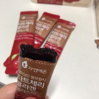 자연에온 가득담은 몽모랑시 타트체리 콜라겐 젤리스틱 — 5점을 준 리뷰어가 2021년 1월 올린 사용 사진