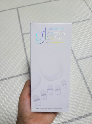 데싱디바 글레이즈 젤네일 스프링 프렌치 네일_5종 중 택 1 — 4점을 준 리뷰어가 2021년 9월 올린 사용 사진