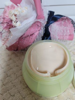 카오리온코스메틱스 사카로미세스와 시카의 만남        릴리피 릴렉싱 크림 진정한 탄력을 경험해보세요 — 5점을 준 리뷰어가 2021년 5월 올린 사용 사진