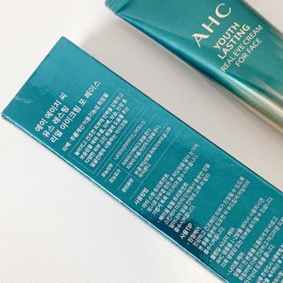 [NEW 탄력유턴 아이크림] AHC 유스 래스팅 리얼 아이크림 포 페이스 — 5점을 준 리뷰어가 2021년 2월 올린 사용 사진