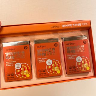 서울약사신협_내몸애발란스멀티비타민앤미네랄파워업_800mg x 90정 — 5점을 준 리뷰어가 2021년 5월 올린 사용 사진