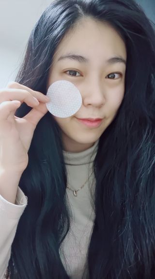 오투에니원 화이트 스완 갈락토미세스 비타민 C 필링 패드 60매 — 5점을 준 리뷰어가 2022년 12월 올린 사용 사진