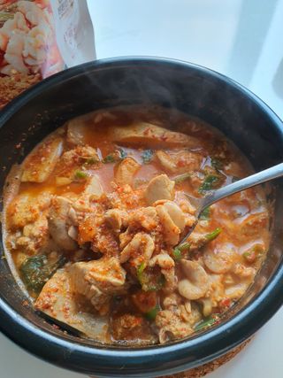 소담스퀘어 상암 궁중해물탕조씨집 백년가게 조씨집 팔뚝탕1인분550g — 4점을 준 리뷰어가 2022년 12월 올린 사용 사진