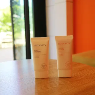 보타니티 촉촉수분자차 아쿠아핏 선 에센스 50ml + 보송톤업자차 징크 선 로션 50ml SPF50+ PA++++ (4/25) — 5점을 준 리뷰어가 2022년 5월 올린 사용 사진