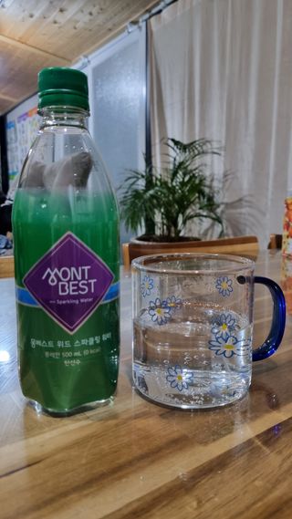 몽베스트 Montbest with Sparkling water Plain 20병 — 5점을 준 리뷰어가 2021년 11월 올린 사용 사진