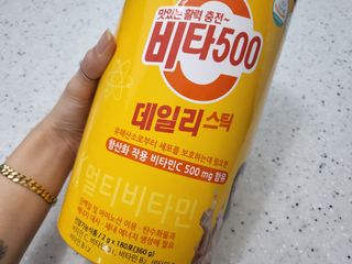 광동생활건강 [광동] 제니비타민C 비타500데일리스틱 180포+제니등신대+제니스티커 — 5점을 준 리뷰어가 2021년 12월 올린 사용 사진