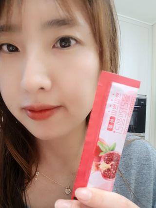 헬스업_쁘띠쁘띠석류콜라겐젤리_20g x 14포 — 5점을 준 리뷰어가 2021년 2월 올린 사용 사진