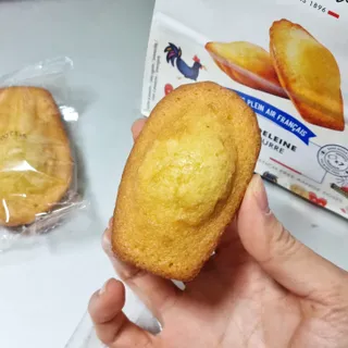 [메종콜리브리] 프랑스 마들렌 메종콜리브리 플레인 마들렌 2팩 — 5점을 준 리뷰어가 2022년 4월 올린 사용 사진