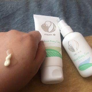 mom e 맘이 내추럴 베이비 케어 크림+바디오일 — 4.5점을 준 리뷰어가 2021년 1월 올린 사용 사진