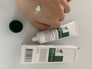 랑벨 랑바이오 블랙 시카 크림 50ml(블랙비 프로폴리스, 시카 4종, 판테놀 10 함유) — 5점을 준 리뷰어가 2022년 6월 올린 사용 사진