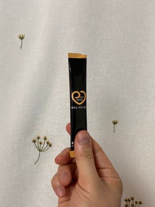 짜먹는 이지견과 짜먹는 이지아몬드, 짜먹는 이지허니피넛, 짜먹는 이지캐슈넛 각 10g X  10포 — 4점을 준 리뷰어가 2021년 1월 올린 사용 사진