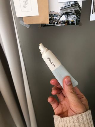 [후르디아] 올리브영 착한보습 비건 립버터 2종 — 5점을 준 리뷰어가 2021년 10월 올린 사용 사진