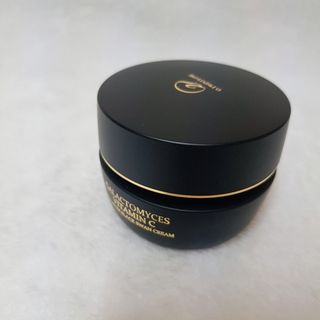 오투에니원 갈락토미세스 비타민 C 프리미엄 블랙스완 크림 50g — 5점을 준 리뷰어가 2022년 12월 올린 사용 사진