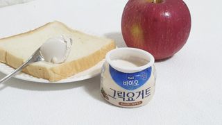 매일바이오 그릭요거트 오리지널 플레인 4개, 로스터리 커피믹스 4개 — 4점을 준 리뷰어가 2021년 12월 올린 사용 사진