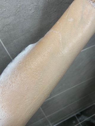 [닥터문] 센텔라 시카케어 화이트머스크 바디워시 1000ml — 5점을 준 리뷰어가 2024년 8월 올린 사용 사진