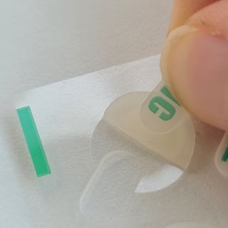 [큐어반H 스팟] 자외선 99프로 차단되는 스틱타입 스팟밴드(1팩 / 66매입) — 5점을 준 리뷰어가 2022년 12월 올린 사용 사진