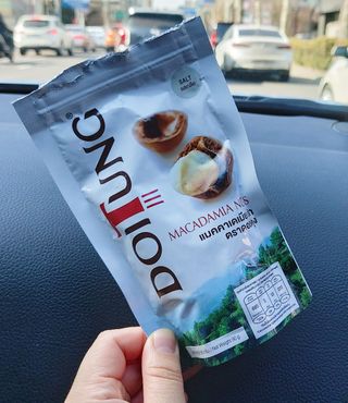 도이퉁 마카다미아 넛 90g  로얄 마카넛 오리지널 쏠트 허니 — 5점을 준 리뷰어가 2021년 2월 올린 사용 사진