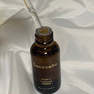 스킨큐어 산다화 비타민c 화이트닝 에센스 30ml — 4.5점을 준 리뷰어가 2022년 3월 올린 사용 사진