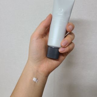 르핸스 퍼포밍 2 핸드&네일 비반트포렛/베티버포그 — 5점을 준 리뷰어가 2023년 1월 올린 사용 사진