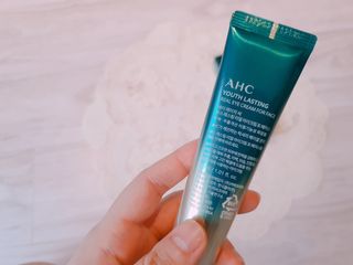 [NEW 탄력유턴 아이크림] AHC 유스 래스팅 리얼 아이크림 포 페이스 — 5점을 준 리뷰어가 2021년 2월 올린 사용 사진