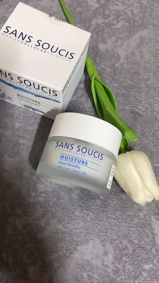 산수시 아쿠아 베네핏 24h 수부지 물광 속건조 수분크림 50ml — 5점을 준 리뷰어가 2021년 6월 올린 사용 사진