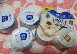 매일바이오 그릭요거트 오리지널 플레인 4개, 로스터리 커피믹스 4개 — 4점을 준 리뷰어가 2021년 12월 올린 사용 사진