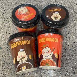 유비쿡 컵떡볶이 매운컵떡볶이2개/ 짜장컵떡볶이 2개  총 4개세트 — 5점을 준 리뷰어가 2021년 3월 올린 사용 사진