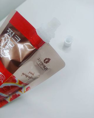 자연에온 핑크 자몽 착즙 100mL 10개입 1BOX +가 득담은 자몽 콜라겐 젤리스틱 1BOX — 5점을 준 리뷰어가 2021년 6월 올린 사용 사진