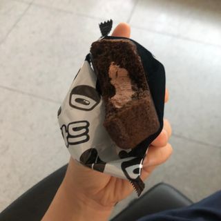 롯데제과 까망카스타드 더블초코 — 5점을 준 리뷰어가 2021년 5월 올린 사용 사진