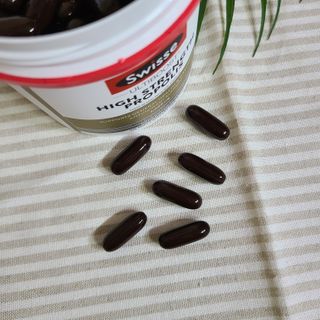 Swisse 스위스 고함량 프로폴리스 2,000mg 210정 — 5점을 준 리뷰어가 2021년 11월 올린 사용 사진