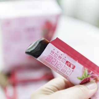 헬스업_쁘띠쁘띠석류콜라겐젤리_20g x 14포 — 5점을 준 리뷰어가 2021년 3월 올린 사용 사진