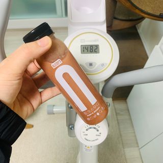 BLENDY'S 핑크 스무디+블론디 스무디 — 3.5점을 준 리뷰어가 2021년 11월 올린 사용 사진