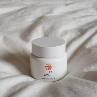 AYU25[아유트웬티파이브]다마스크로즈워터 베이스 천연 수분 촉촉 크림 — 4점을 준 리뷰어가 2021년 3월 올린 사용 사진