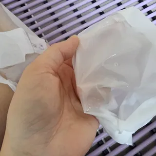 소담스퀘어 상암 [레스트업] 리얼 비타민 발 각질팩  Fast 30분 — 5점을 준 리뷰어가 2022년 12월 올린 사용 사진