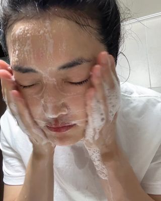 청담로즈 로즈블랑 화이트닝 올인원 퍼펙트 클렌저 — 5점을 준 리뷰어가 2023년 7월 올린 사용 사진