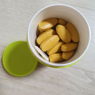 Swisse 스위스 고함량 밀크씨슬 35,000mg 60정 — 5점을 준 리뷰어가 2021년 11월 올린 사용 사진