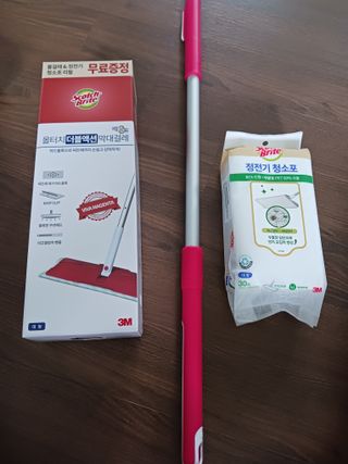 3M 스카치브라이트 비마마젠타 밀대걸레 세트+ PET 정전기청소포 대형 30매 — 5점을 준 리뷰어가 2023년 7월 올린 사용 사진