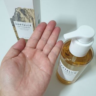 스킨1004 [SKIN1004] 마다가스카르 센텔라 라이트 클렌징 오일 200ml — 5점을 준 리뷰어가 2024년 7월 올린 사용 사진