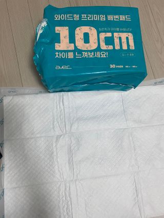 아베크 펫 와이드 프리미엄 대형 애견 강아지 배변 패드 30매 1팩 80g — 5점을 준 리뷰어가 2021년 7월 올린 사용 사진