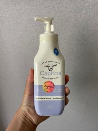 카프리나 산양밀크 모이스춰라이징 바디로션 350ml(라벤더향) — 5점을 준 리뷰어가 2023년 5월 올린 사용 사진