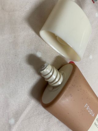 [후르디아] 끈적임 없는 착한성분 비건  핸드크림 3종 — 4점을 준 리뷰어가 2023년 2월 올린 사용 사진