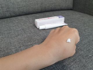 이엔코스 알부틴 알파 화이트닝크림 — 5점을 준 리뷰어가 2021년 3월 올린 사용 사진