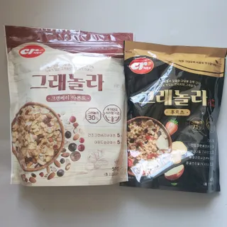 씨알푸드 씨알로 그래놀라 2종 후르츠+크랜베리 아몬드 — 5점을 준 리뷰어가 2022년 7월 올린 사용 사진