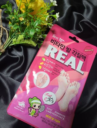 소담스퀘어 상암 [레스트업] 리얼 비타민 발 각질팩  Fast 30분 — 5점을 준 리뷰어가 2022년 12월 올린 사용 사진