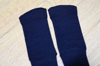 카우아이 필라테스 기어 / 스튜디오 운동을 도와주는 일체형 논슬립 발가락 양말 — 4점을 준 리뷰어가 2021년 1월 올린 사용 사진