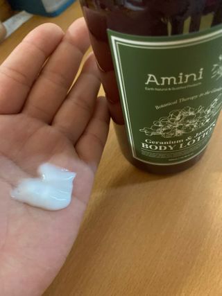 아미니 플라워테라피 바디로션  500ml 시리즈 — 5점을 준 리뷰어가 2021년 1월 올린 사용 사진